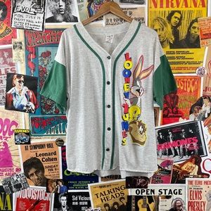 3/$20 Vintage 1990s Warner Brothers Looney Tunes Bugs + Taz Graphic Baseball Tee